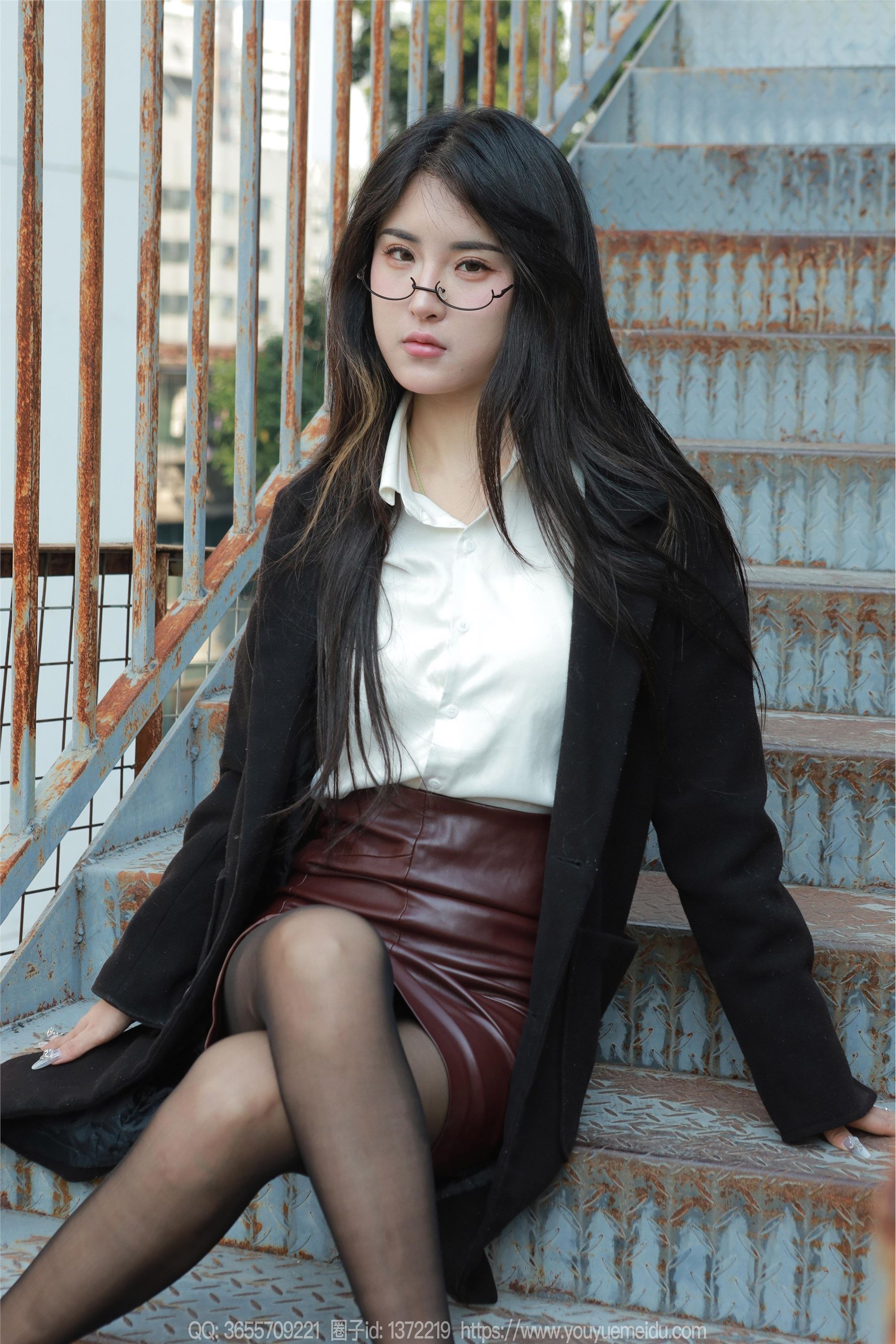 IESS异思趣向  2024.12.22 丝享家 1930 小宝《眼镜美女》